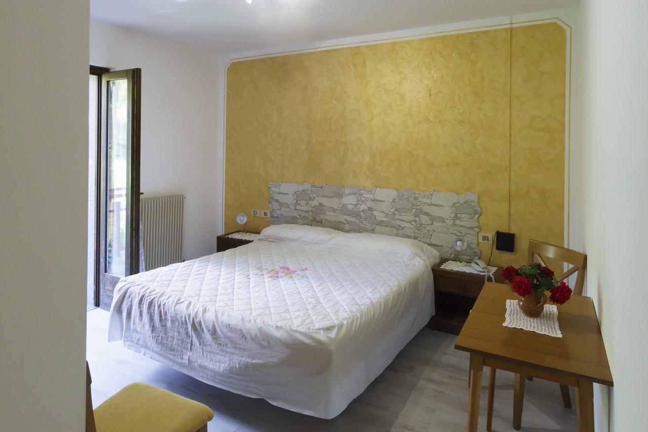 Albergo Roncone ภายนอก รูปภาพ