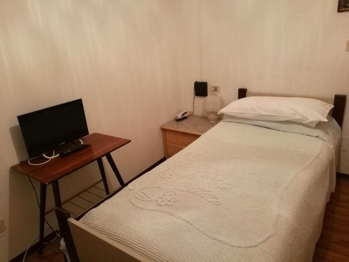 Albergo Roncone ภายนอก รูปภาพ