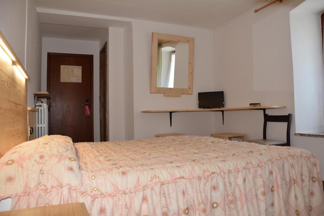 Albergo Roncone ภายนอก รูปภาพ